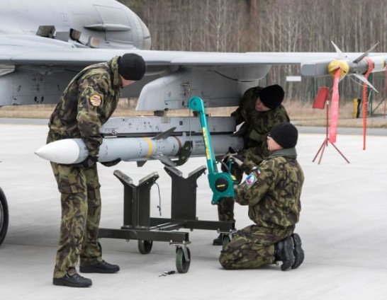 Bas 90 loading crane.jpg