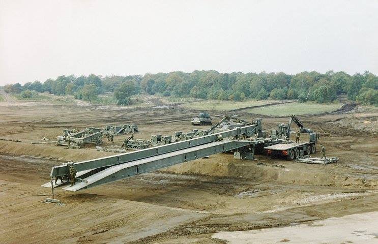 Bridging BR90 v mgb.jpg