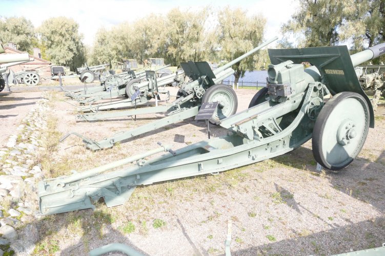 152-mm-gaubica-km-04.jpg