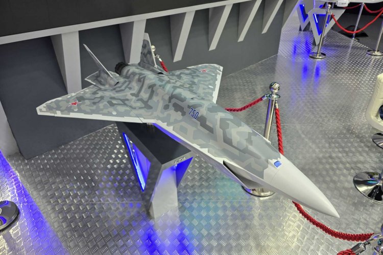 Russia_unveils_unmanned_Su-75_Checkmate_stealth_fighter_at_Dubai_Airshow_2025_925_001-b004c307.jpeg
