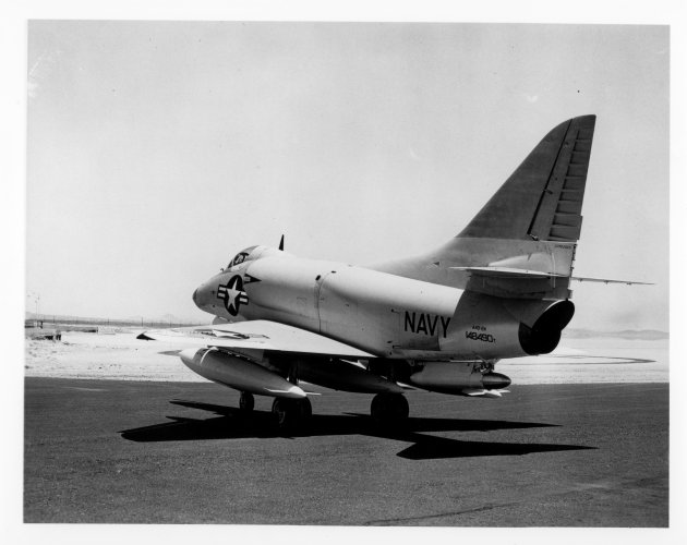 ES-200857.jpg