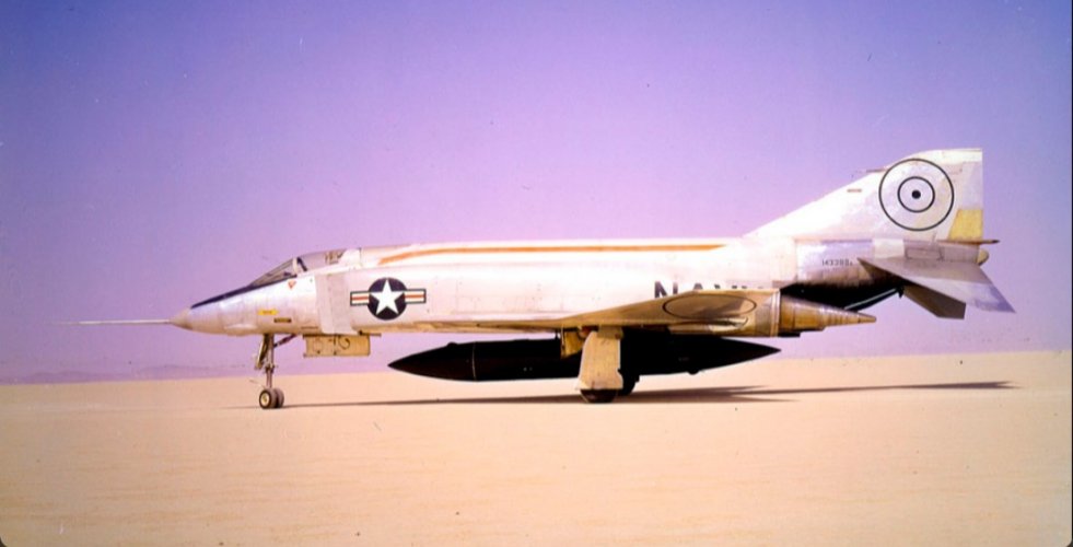 F4H with nozzle plug.jpg