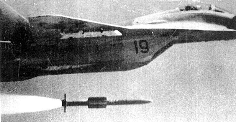 MiG-29 and the K-77.jpg