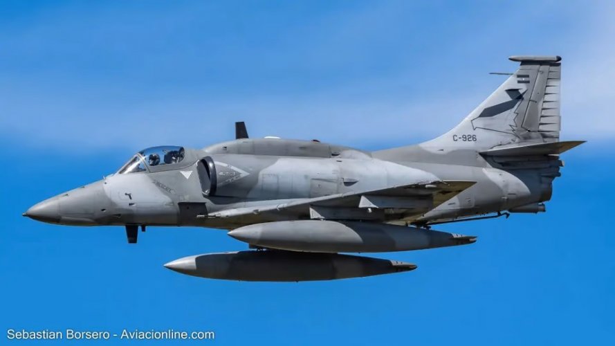 A-4AR 01.jpg