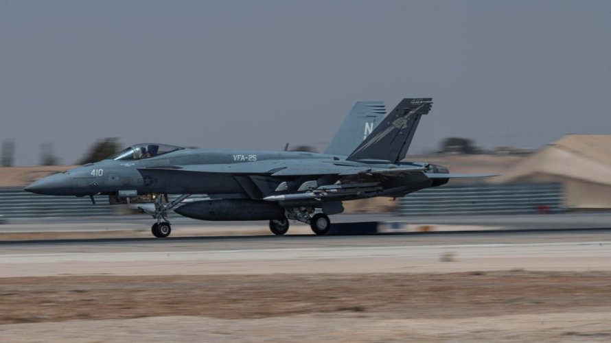 us-navy-f-a-18e-super-hornets-with-vfa-25-arriving-at-an-v0-7vja77wsb8hd1.jpg