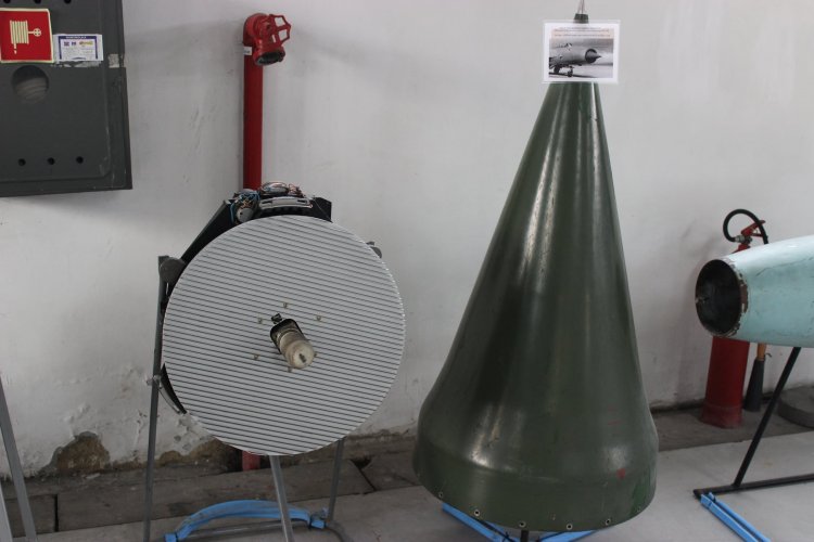 RP-21 Antenna and Radome.jpg