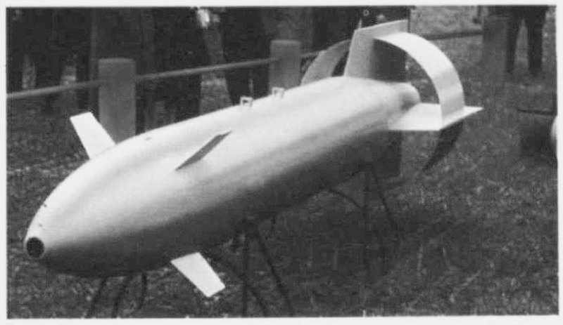SNCASE BB-10 missile air-sol radio-commandé abandonné 1957.jpg