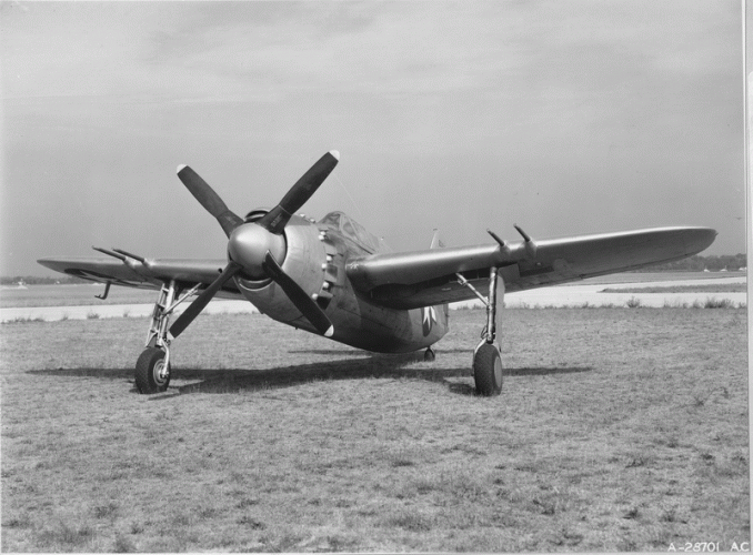 42-13569 XA-32A LEFT FRONT VIEW  WRIGHT FIELD 15Aug1944 [A-28701 AC]a.gif
