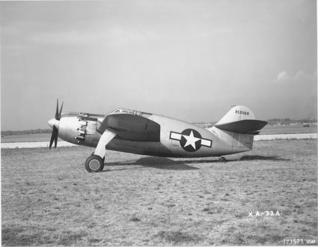 42-13569 XA-32A LEFT SIDE VIEW  WRIGHT FIELD 15Aug1944 [173471 USAF]a.gif