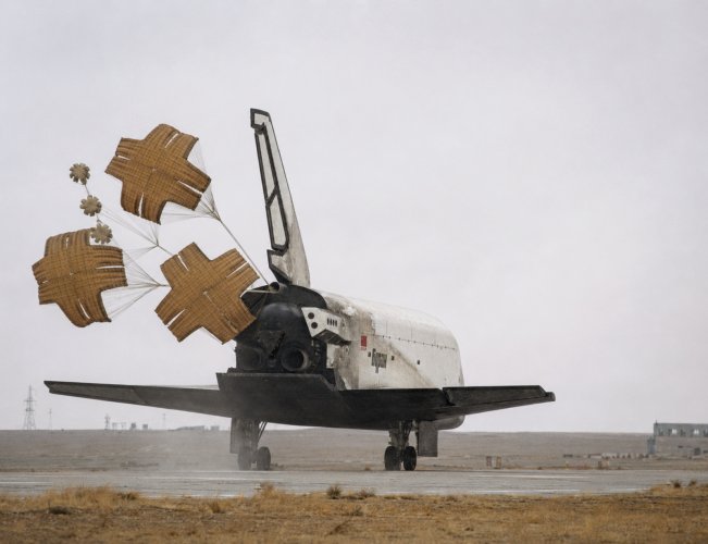 BURAN PISTA BAIKONUR VIDEO FRAME 002.jpg
