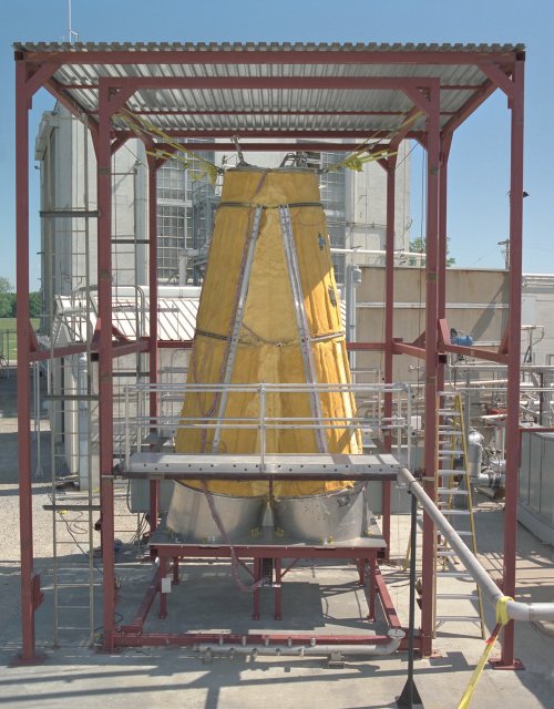 1999LOCKHEED MARTIN X-33 COMPOSITE TANK TESTING.jpg
