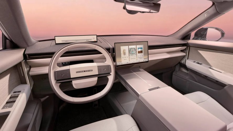 RR_GT_INTERIOR_DRIVERS-POV_220726.jpg