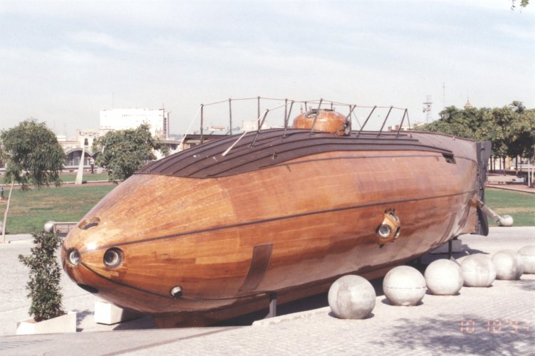 Ictineo_II_replica_Barcelona_1997.jpg