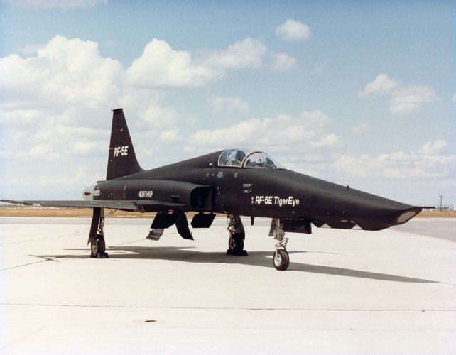 RF-5E-NO_RA-1003_NP-83-05608-7.jpg