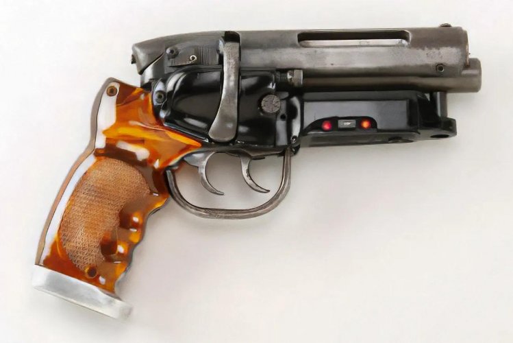 20160714205614!BladeRunner1982Blaster01_0.jpg.jpg