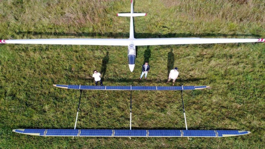 ApusDuo_with_glider_UAVOS.jpg
