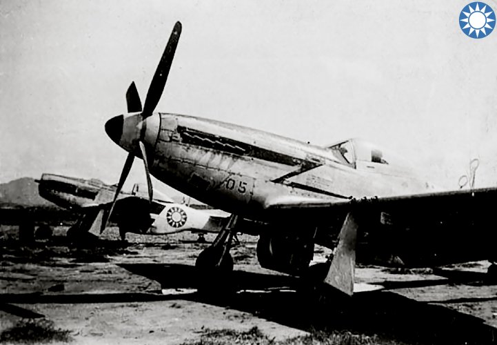 Chinese-ROC-P-51D-Mustangs-lined-up-at-a-base-in-China-1945-06.jpg