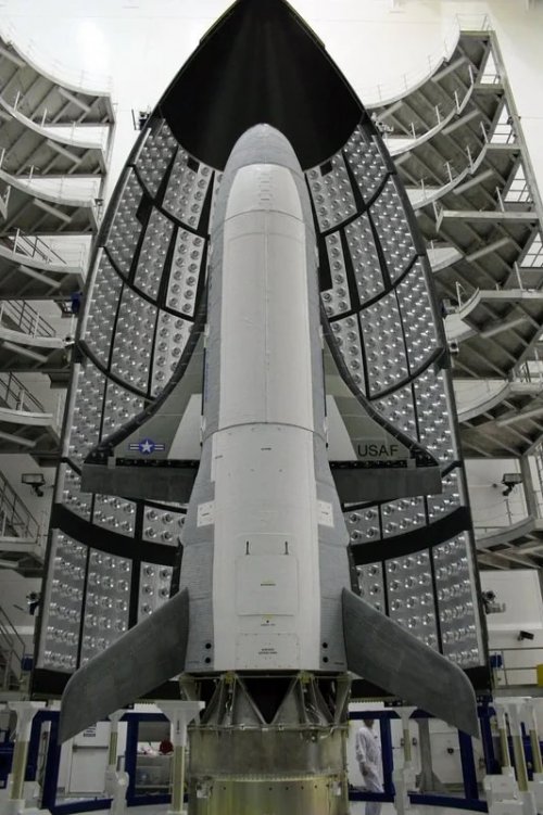 what-are-these-metal-looking-things-inside-the-atlas-v-v0-dWEWLiDCVFa0Fn3wgM5NIfMb4aI1Mt8h62Nu...jpg