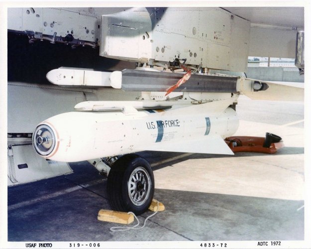 AGM-65_100.jpg