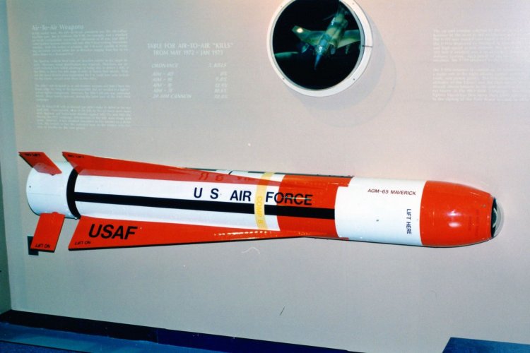 AGM-65 Maverick102.jpg