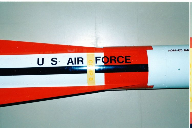 AGM-65 Maverick112.jpg