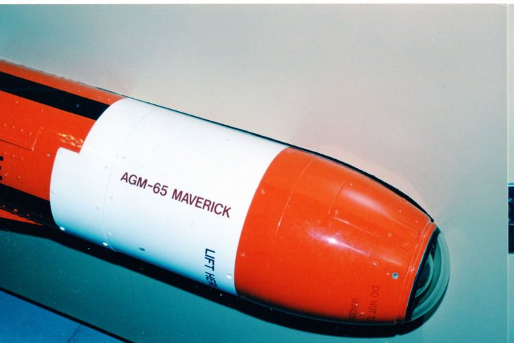 AGM-65 Maverick116.jpg