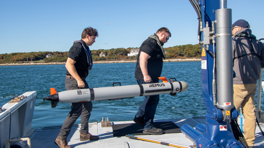 Remus-300-Crew-scaled-e1666962508833.png