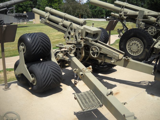 M2A2_Terra_Star_105mm_Auxiliary_Propelled_Howitzer_carriage.jpg