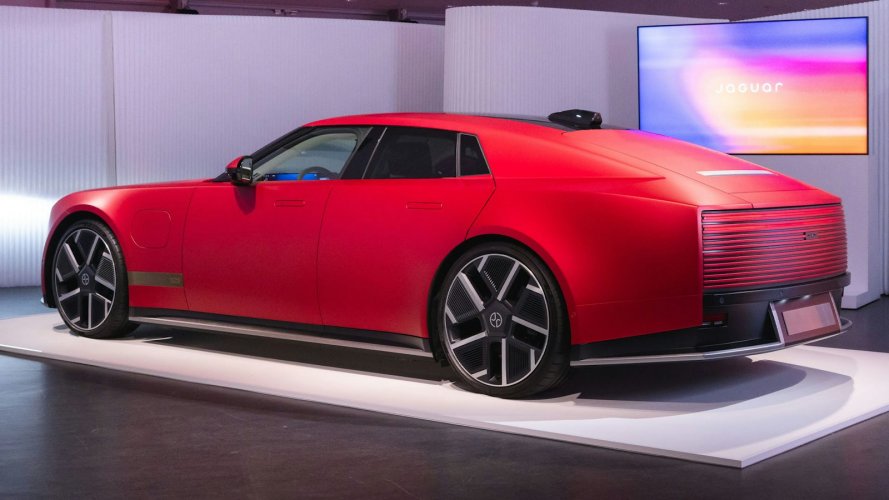 2027-Jaguar-Type-01-rear-red-Carwow.jpg