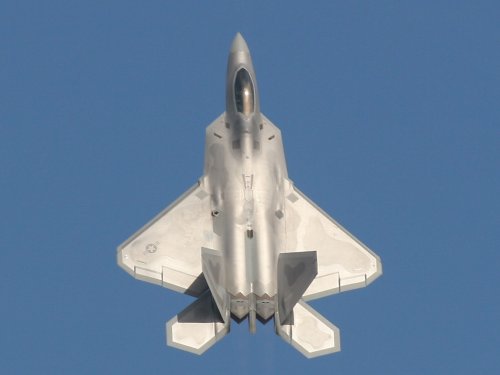 F22ClimbingVertically.jpg