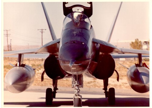 Close-up head on view of the Northrop YF-17 Cobra.jpg