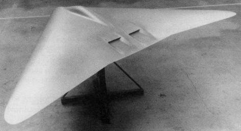 General Dynamics stealth flying wing CSIRS - Cold Pigeon Model 100 VX-11.jpg