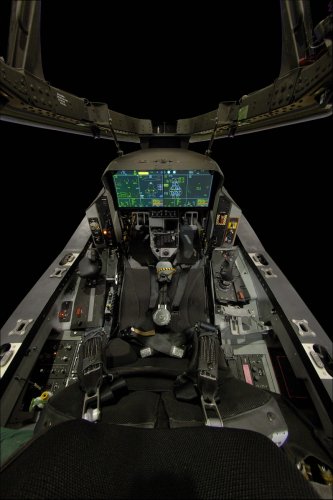 F35_cockpit_1267828237_7030.JPG