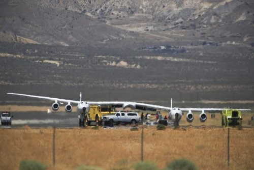 WK2 landing gear failure 2010-08-19.jpg