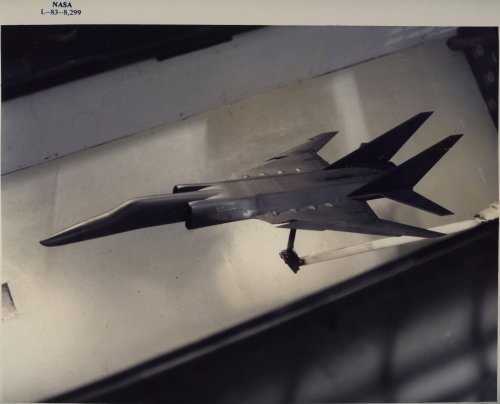 L-83-8299[1].jpg