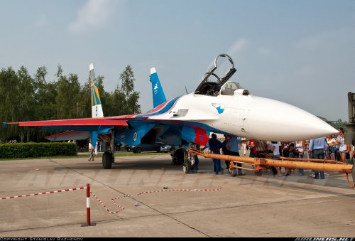 Su-35 serial 712 05.jpg