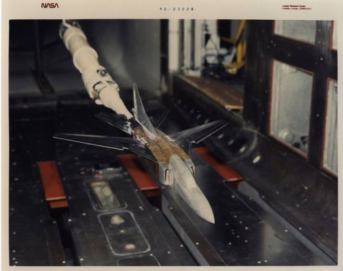 759px-1990-03_Variable_Sweep_Fighter.jpg