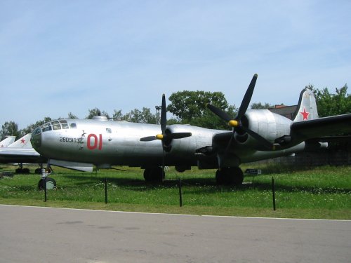 Tupolev Tu4 Bull 2.JPG