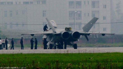 J-20 weapons bays open 2.jpg