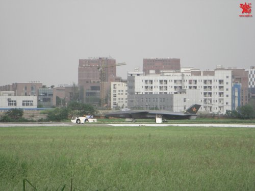 J-20 12.5.11 - 14 fine side view + bay open.jpg