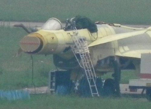 J-10B + open radar - closer.jpg