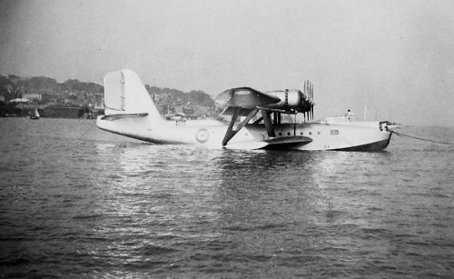 Saunders Roe A33 Flying Boat-03.jpg