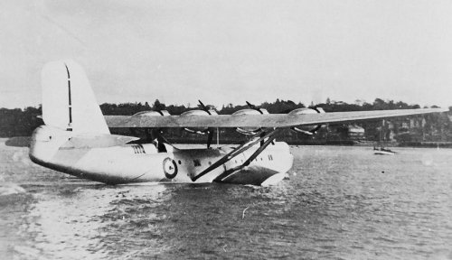 Saunders Roe A33 Flying Boat-04.jpg