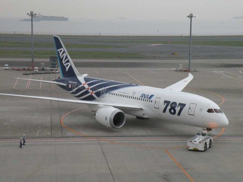 787 2.JPG