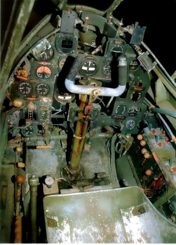 pilot seat 2.jpg