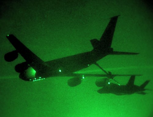 f_35anightrefuelkc135_617.jpg