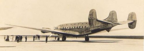 DC-4E in Haneda.jpg