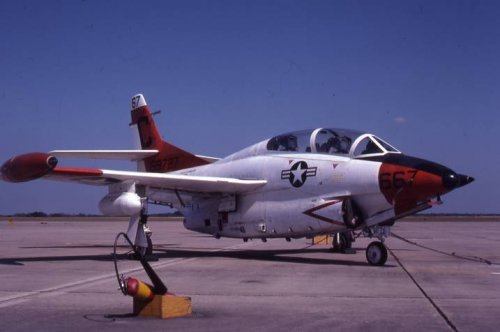 Rockwell (NAA) T-2C_02.jpg