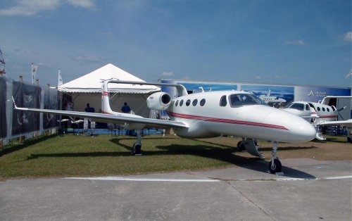 Adamjet-02.jpg