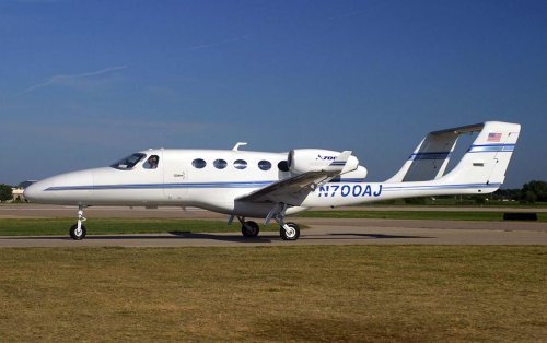 Adamjet-06.jpg